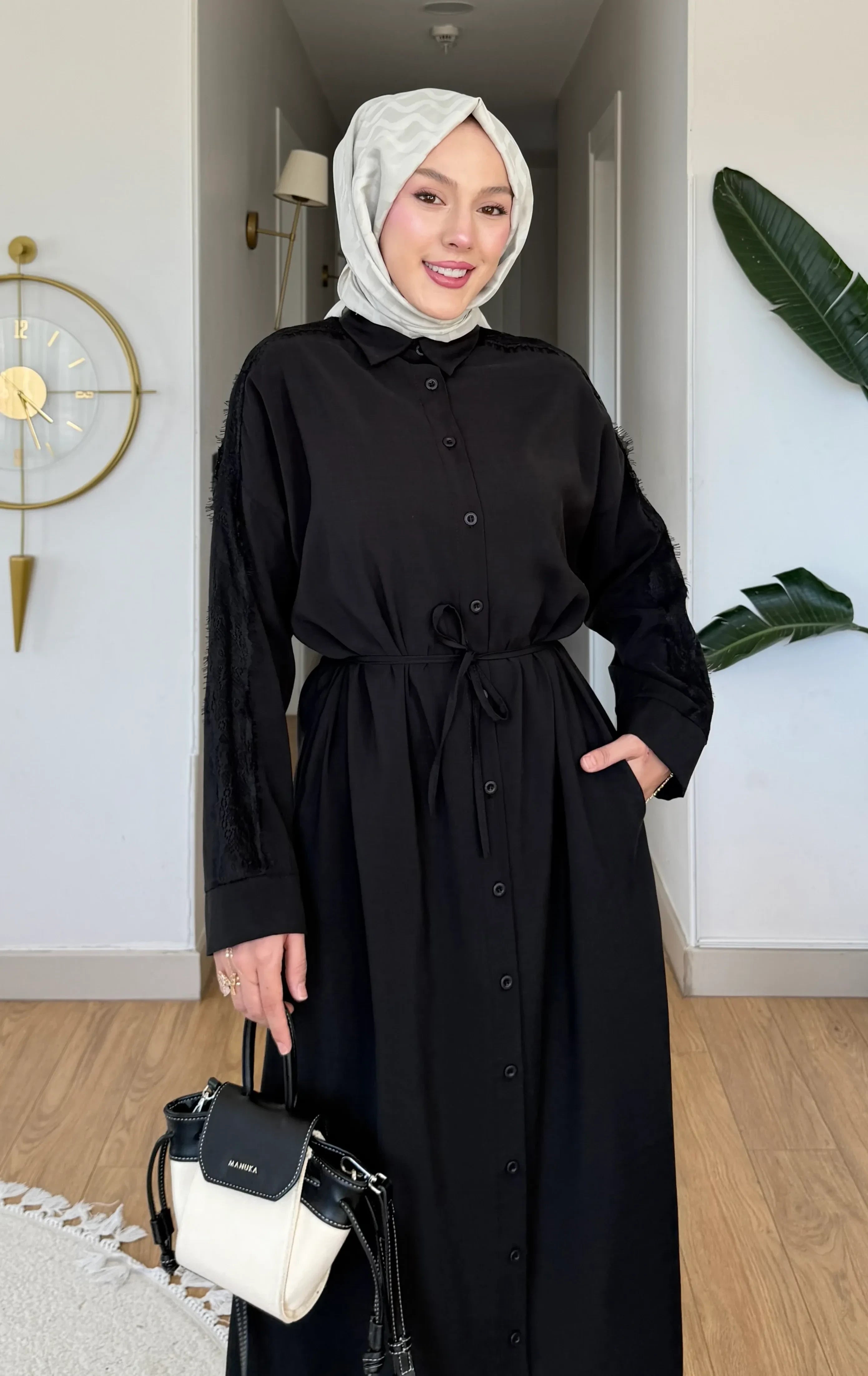 Robe-chemise Beliz à détails en dentelle